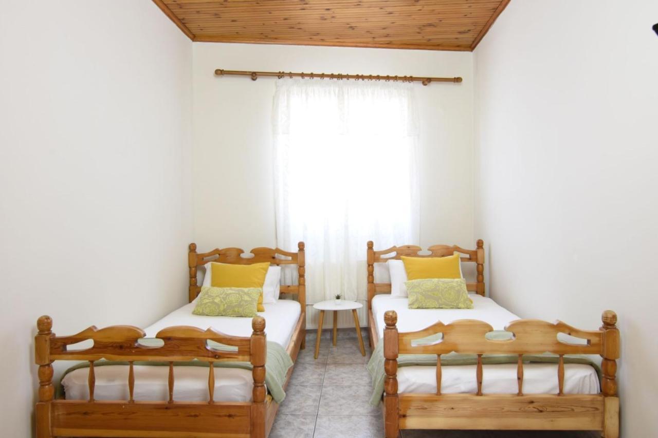 The Yellow Art Home Kalamata Exterior photo
